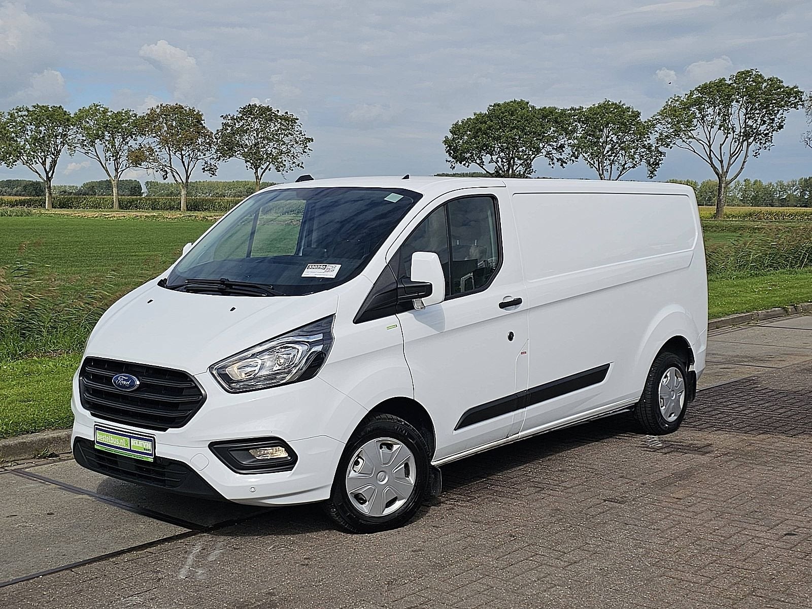 FORD TRANSIT CUSTOM 2.0 l2h1 navi trekhaak, Gebruikt, Euro 6, Wit, Bedrijf