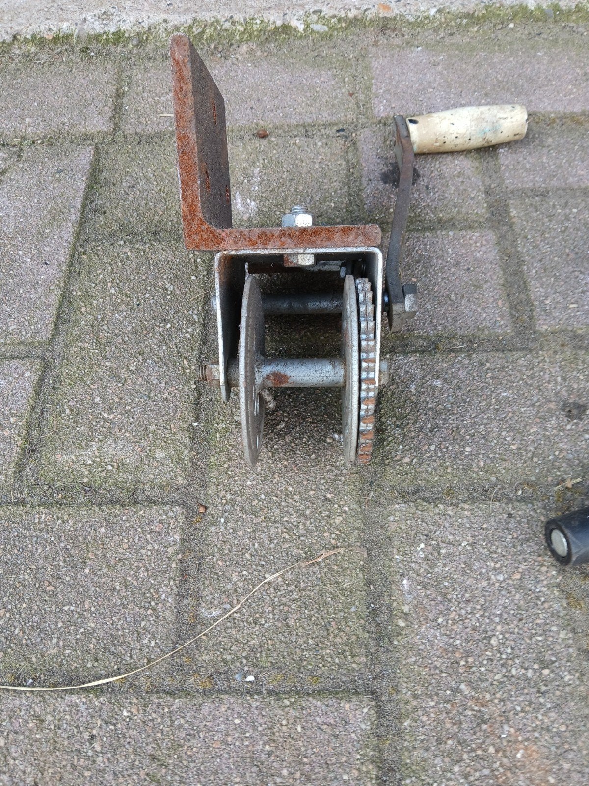 3 hand lieren, Ophalen