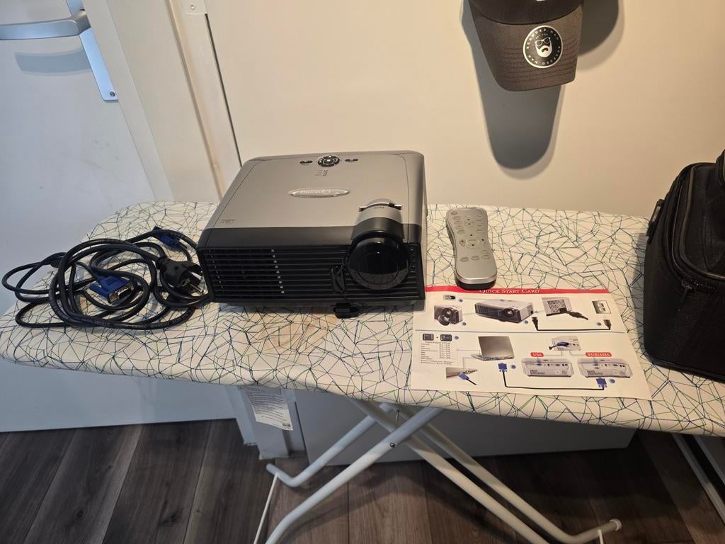 Optoma Beamer met afstandsbediening en draagtas, Gebruikt, Ophalen of Verzenden, DLP, Overige resoluties