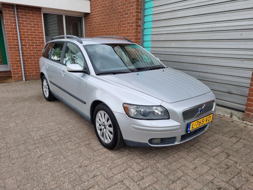Volvo V50 2.5 T5 Kinetic 220pk 6-Bak Xenon Clima! Bj:2004, Auto's, Volvo, Voorwielaandrijving, Gebruikt, 700 kg, 2521 cc