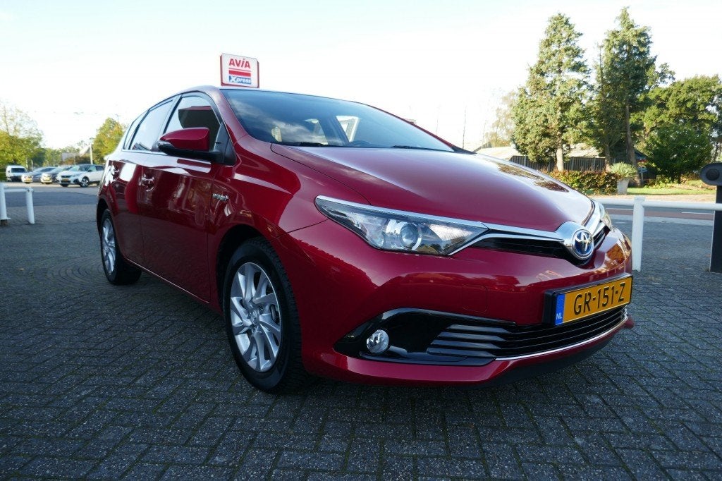 Toyota AURIS 1.8 HYBRID DYNAMIC AUTOMAAT  CAMERA/PANORAMADAK, Auto's, 28 km/l, Gebruikt, 4 cilinders, Met garantie (alle)