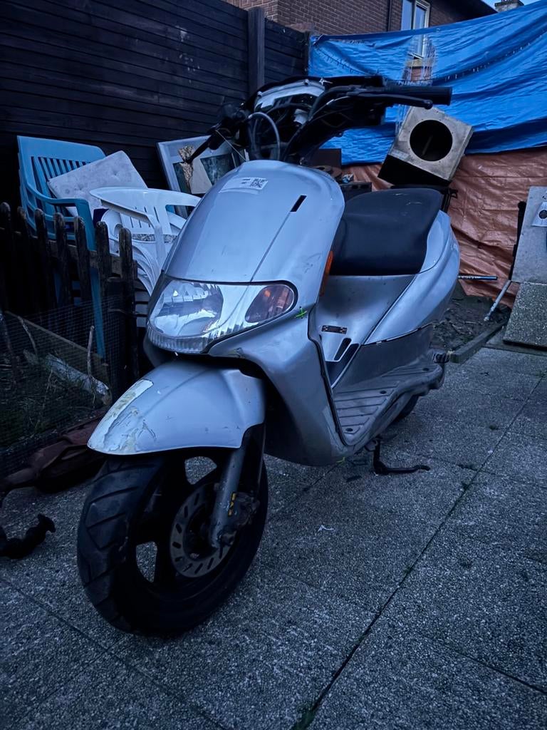 Derbi atlantis 2 takt LEES BESCHRIJVING!!, Ophalen, Gebruikt, Maximaal 45 km/u