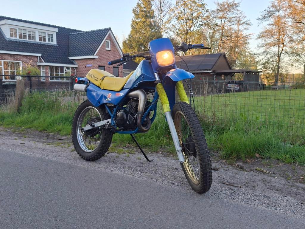 Suzuki TSX 50cc met kenteken - Volledig nagekeken, Fietsen en Brommers, Ophalen, Zo goed als nieuw, Overige merken