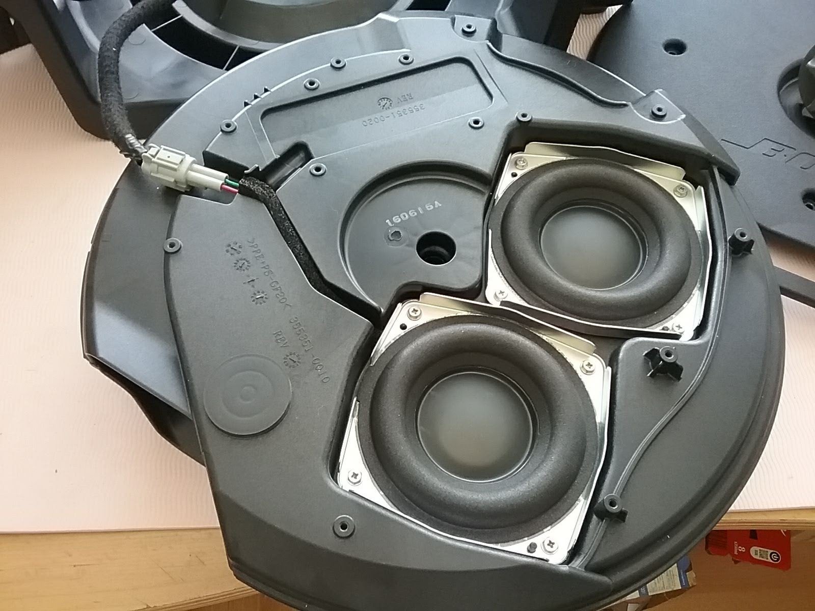 Subwoofer, Fietsen en Brommers, Brommeronderdelen | Scooters, Ophalen of Verzenden, Overige typen, Overige merken
