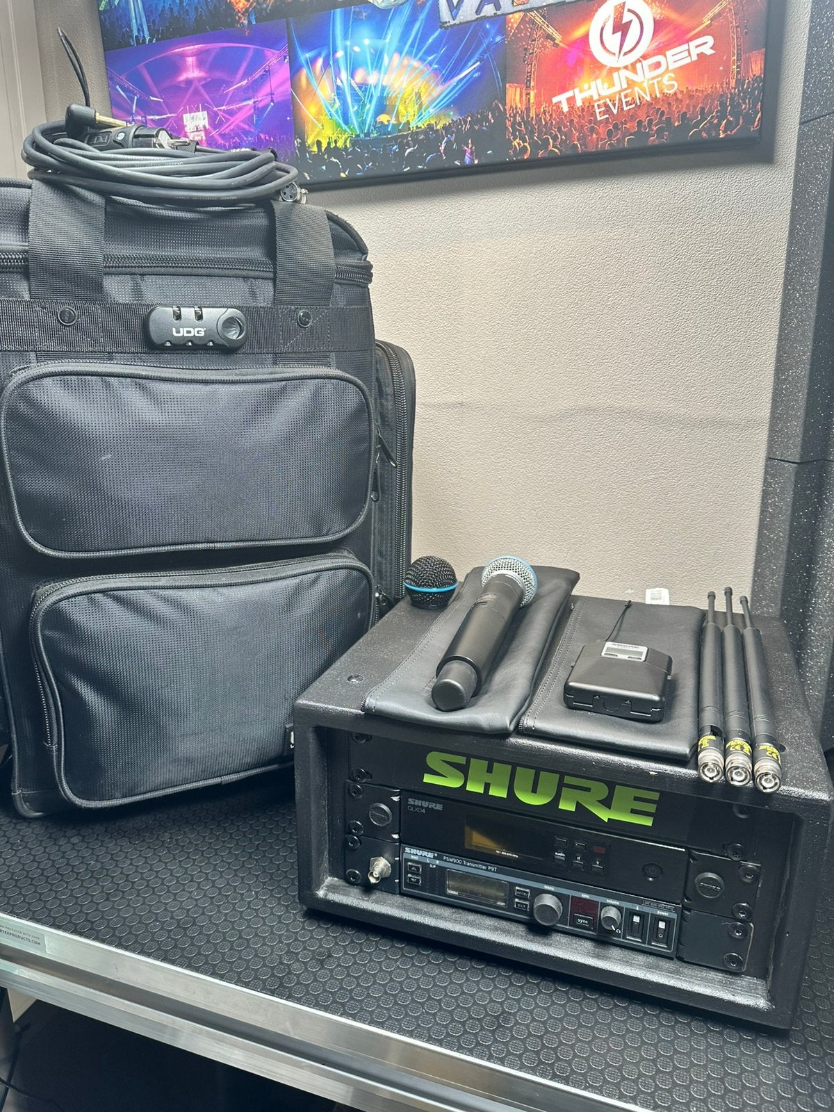 Shure QLXD4 + Beta 58 handheld + PSM 900 set in rack met tas, Muziek en Instrumenten, Ophalen, Zo goed als nieuw, Zangmicrofoon