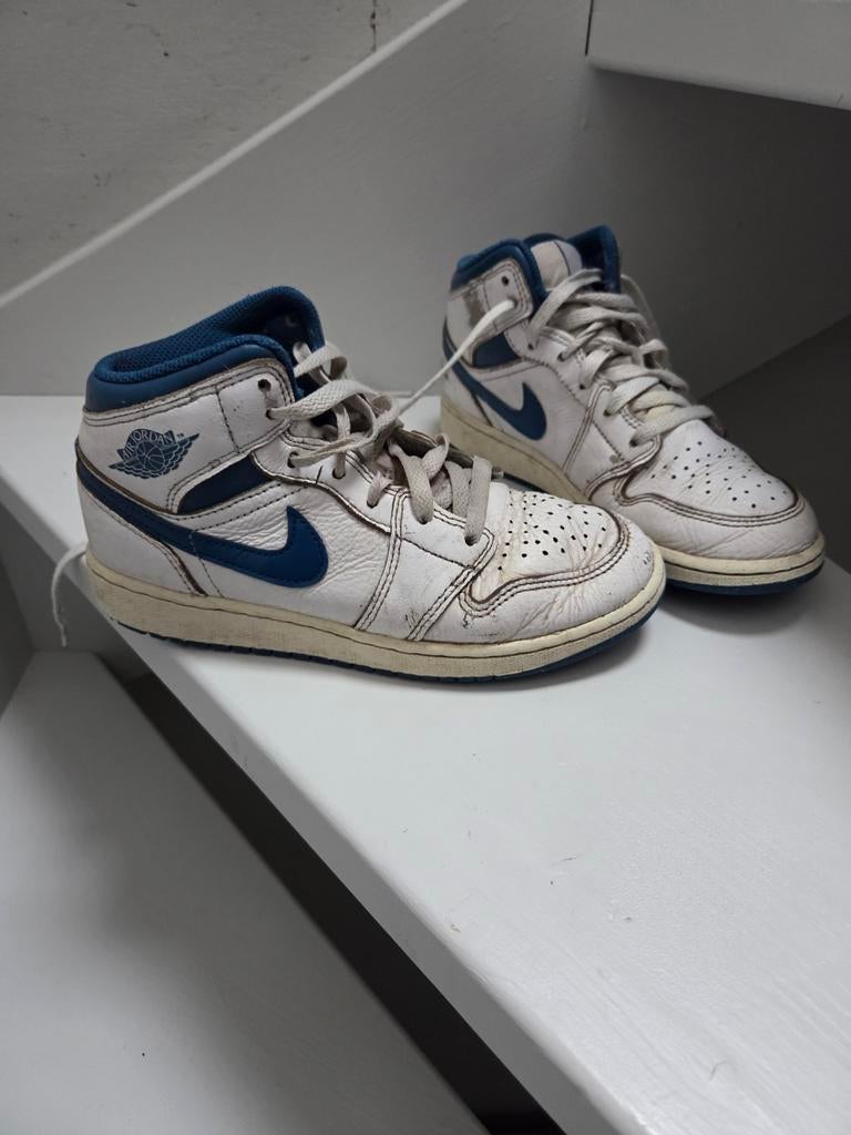 Nike air jordan mid maat 35.5, Kinderen en Baby's, Kinderkleding | Schoenen en Sokken, Gebruikt, Jongen of Meisje, Schoenen, Ophalen of Verzenden