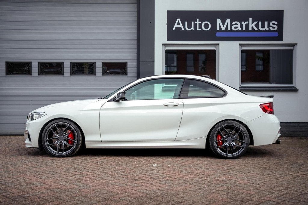 BMW 2-serie Coupé M235i xDrive|HarmanKardon|M-Performace u, Auto's, BMW, Gebruikt, Euro 6, 4 stoelen, Wit