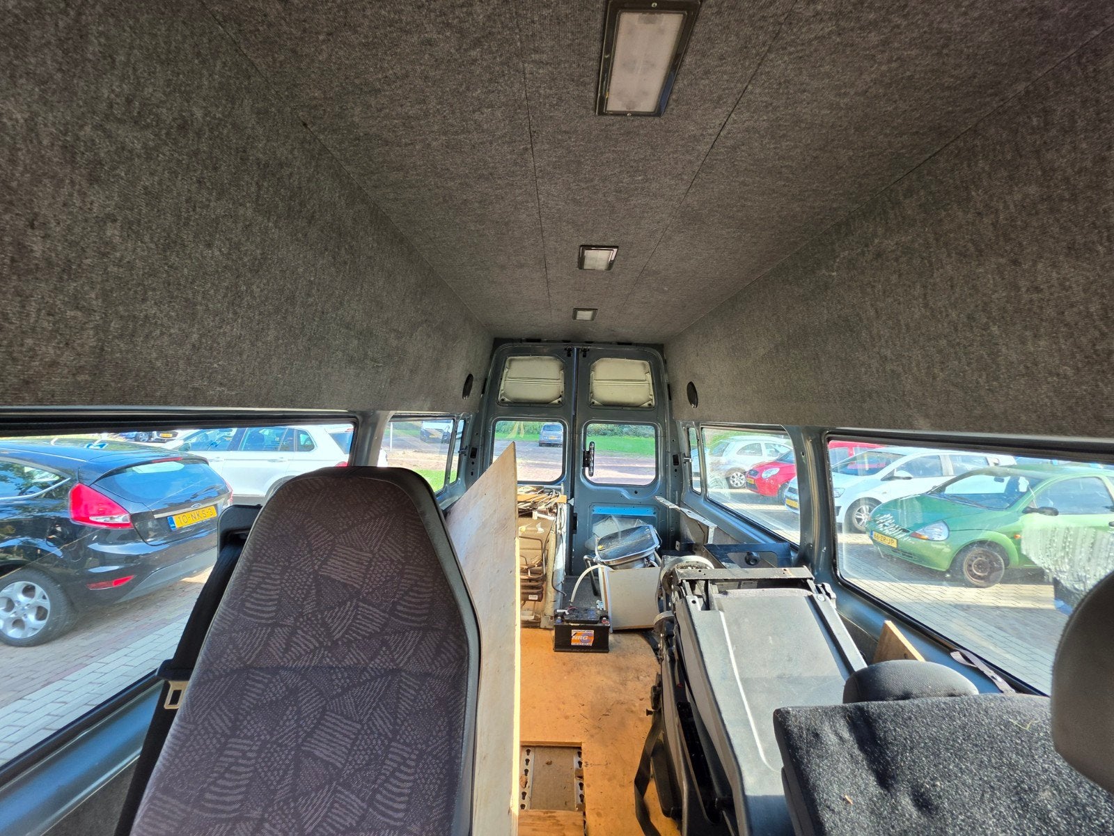 Foto 9 van Ford Transit CAMPER 2.0 Tddi 330L 74KW 2005 extra Lang/Hoog.