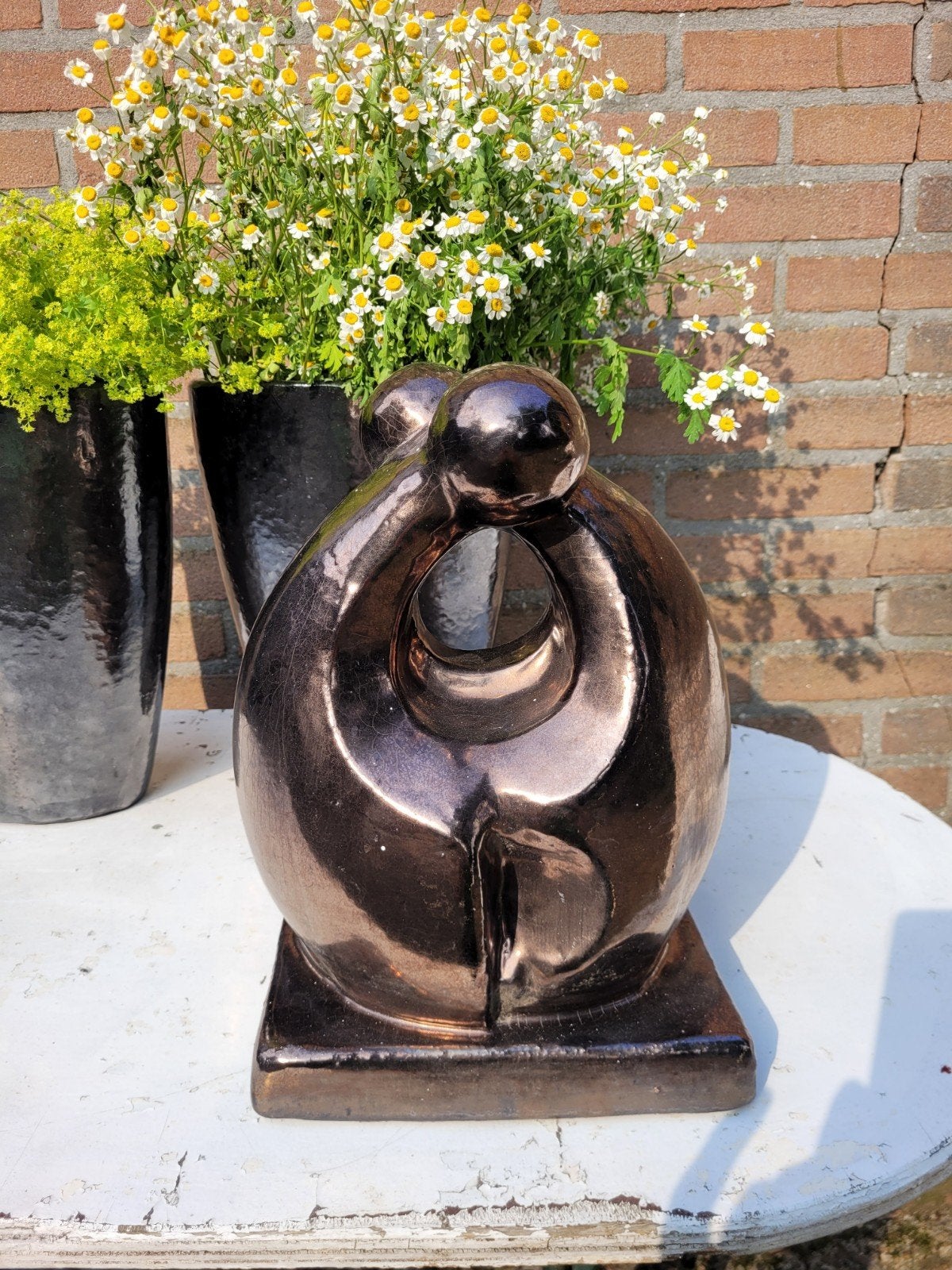 Abstract bronzen beeld van omhelzend paar, 34 cm hoog, Ophalen of Verzenden, Brons, 20 - 50 cm, Beeld