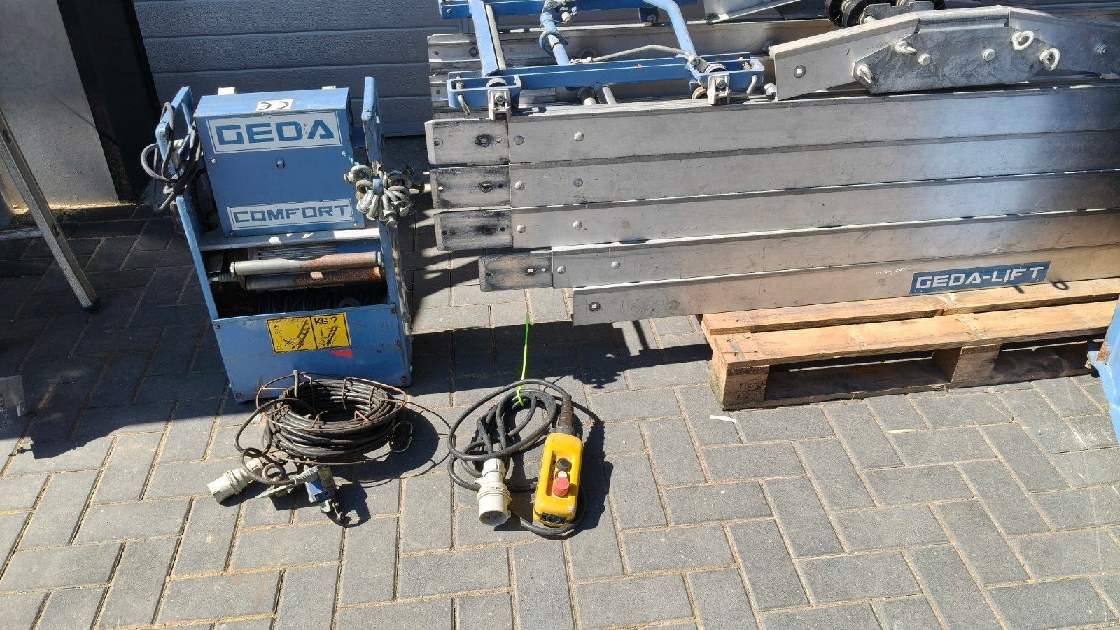 GEDA pannenlift ladderlift verhuislift met knik 13 meter, Ophalen