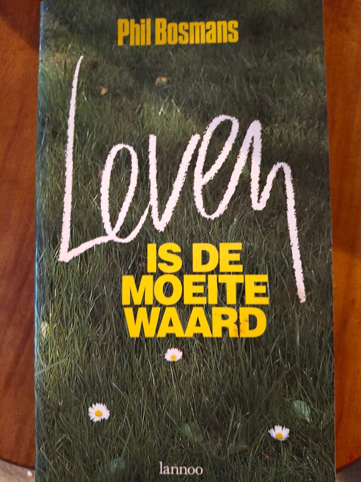 Leven is de moeite waard - Phil Bosmans, Ophalen of Verzenden, Gelezen, Phil Bosmans, Nederland
