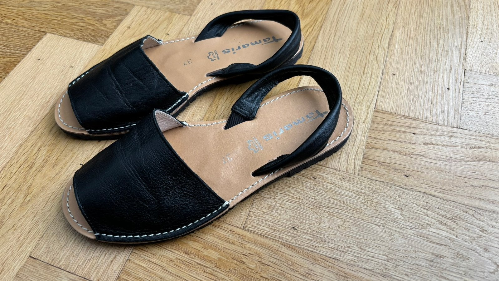 Tamaris zwart leren sandalen maat 37, Kleding | Dames, Zwart, Zo goed als nieuw, Sandalen of Muiltjes, Ophalen of Verzenden