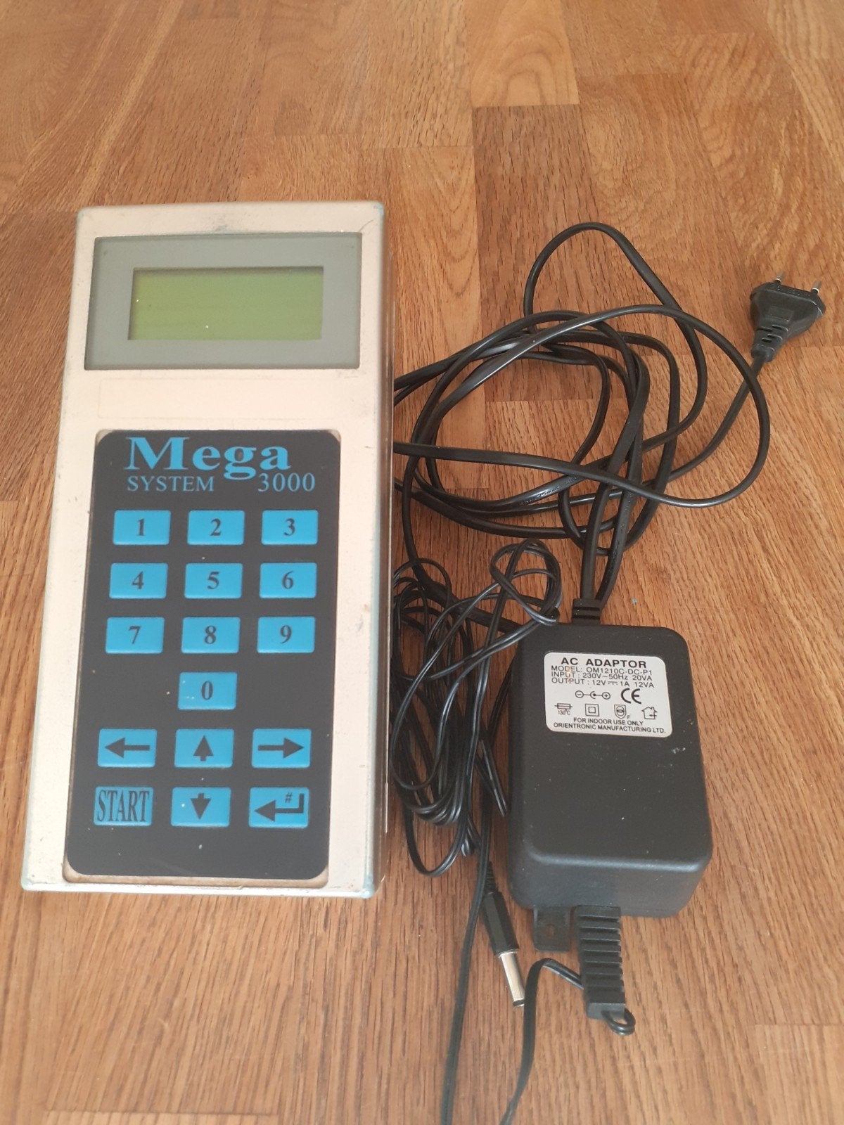 Mega System 3000 met AC Adapter, Ophalen, Gebruikt