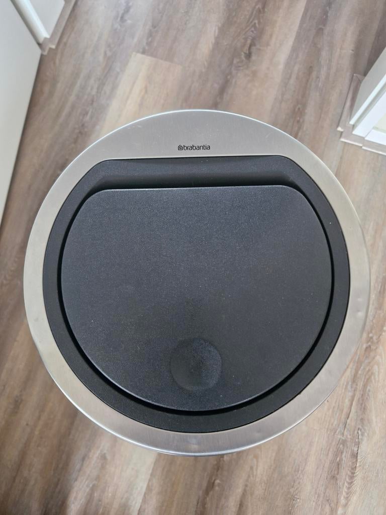 Brabantia prullenbak 23-30 liter, Huis en Inrichting, Ophalen, 50 tot 75 cm, Rvs, 20 tot 30 liter