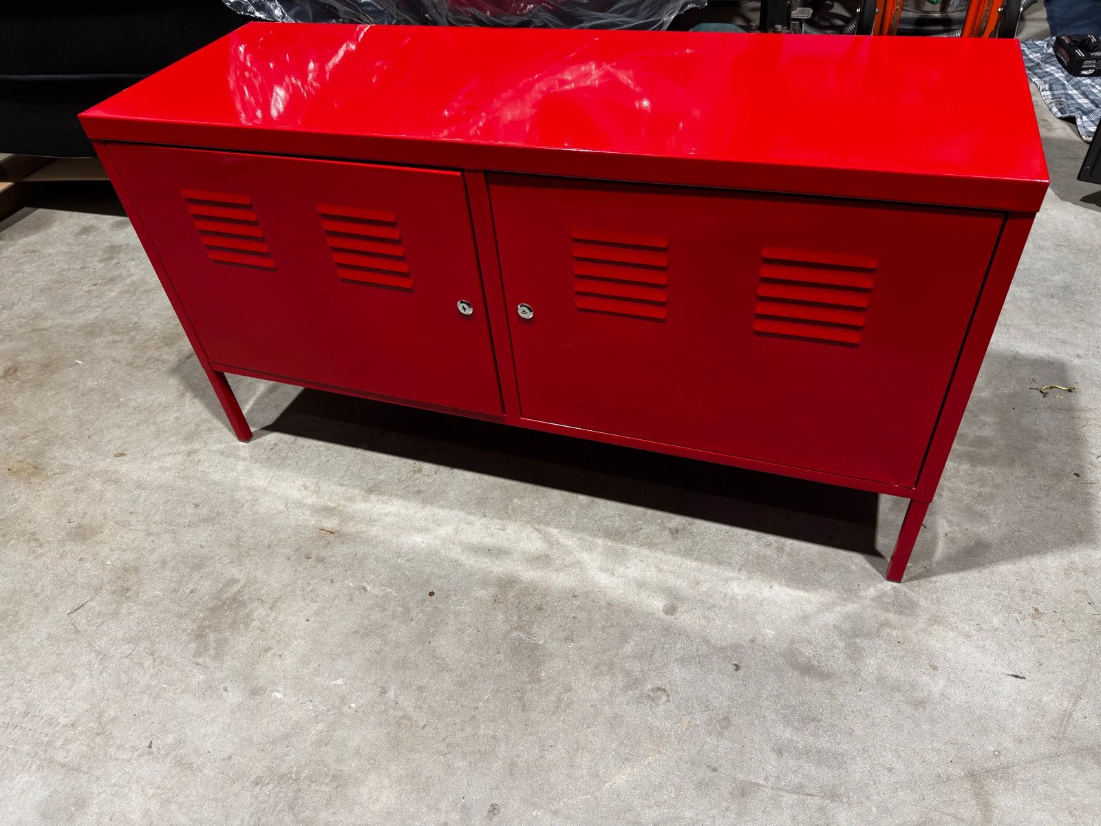Ikea rood metalen lage lockerkast, Ophalen, Gebruikt