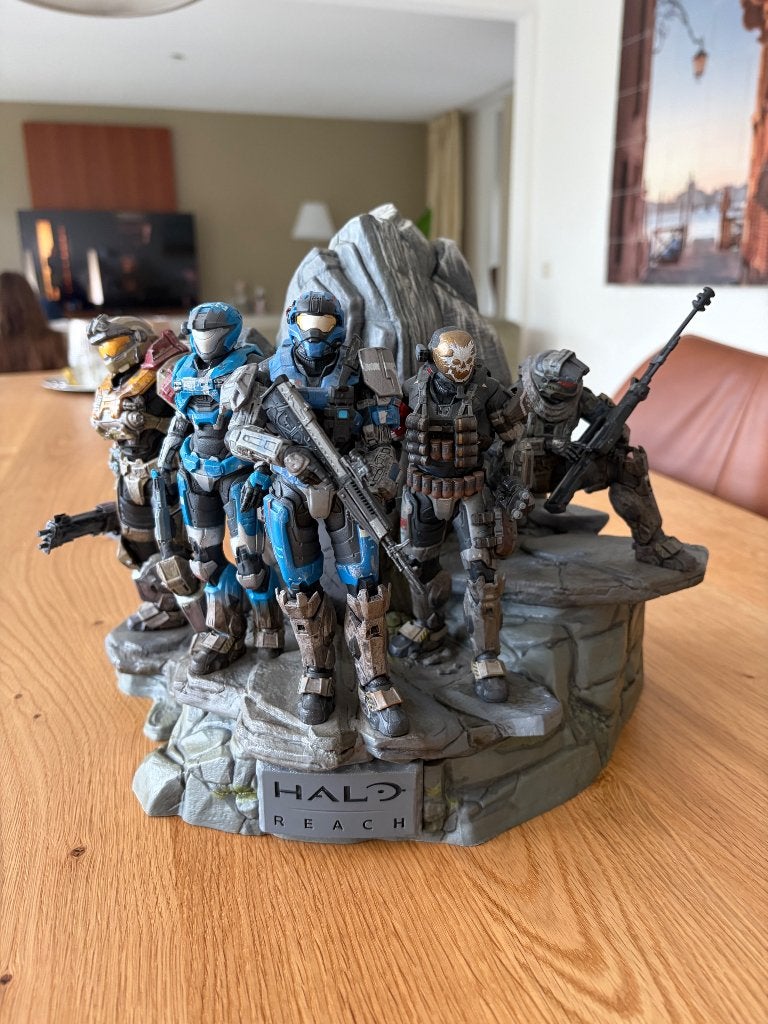 Halo Reach Noble Team Statue, Ophalen of Verzenden, Zo goed als nieuw, Overige typen