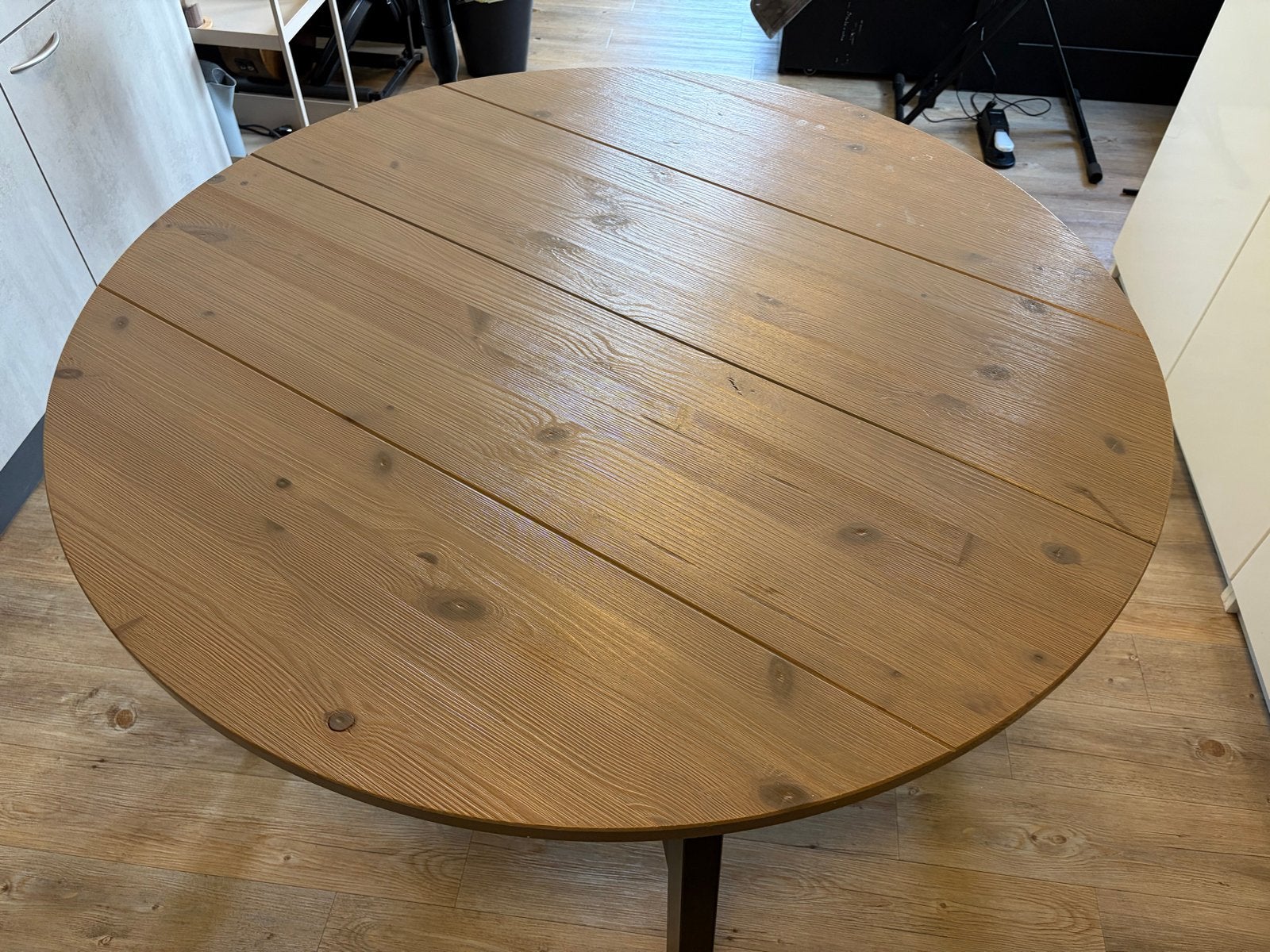 Ronde eettafel met 4 zwarte stoelen, Huis en Inrichting, Ophalen, Gebruikt, Rond, Vier personen