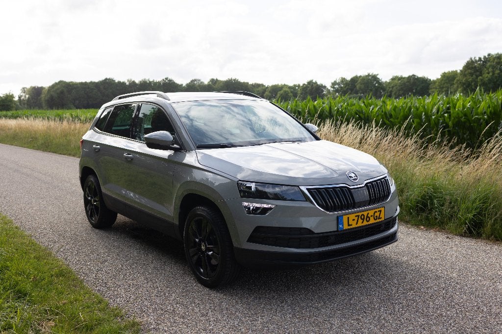 Skoda Karoq 1.5 TSI, 150pk Dsg-7 | trekhaak, camera, CarPlay, Auto's, Skoda, Stof, 1498 cc, 4 cilinders, Karoq