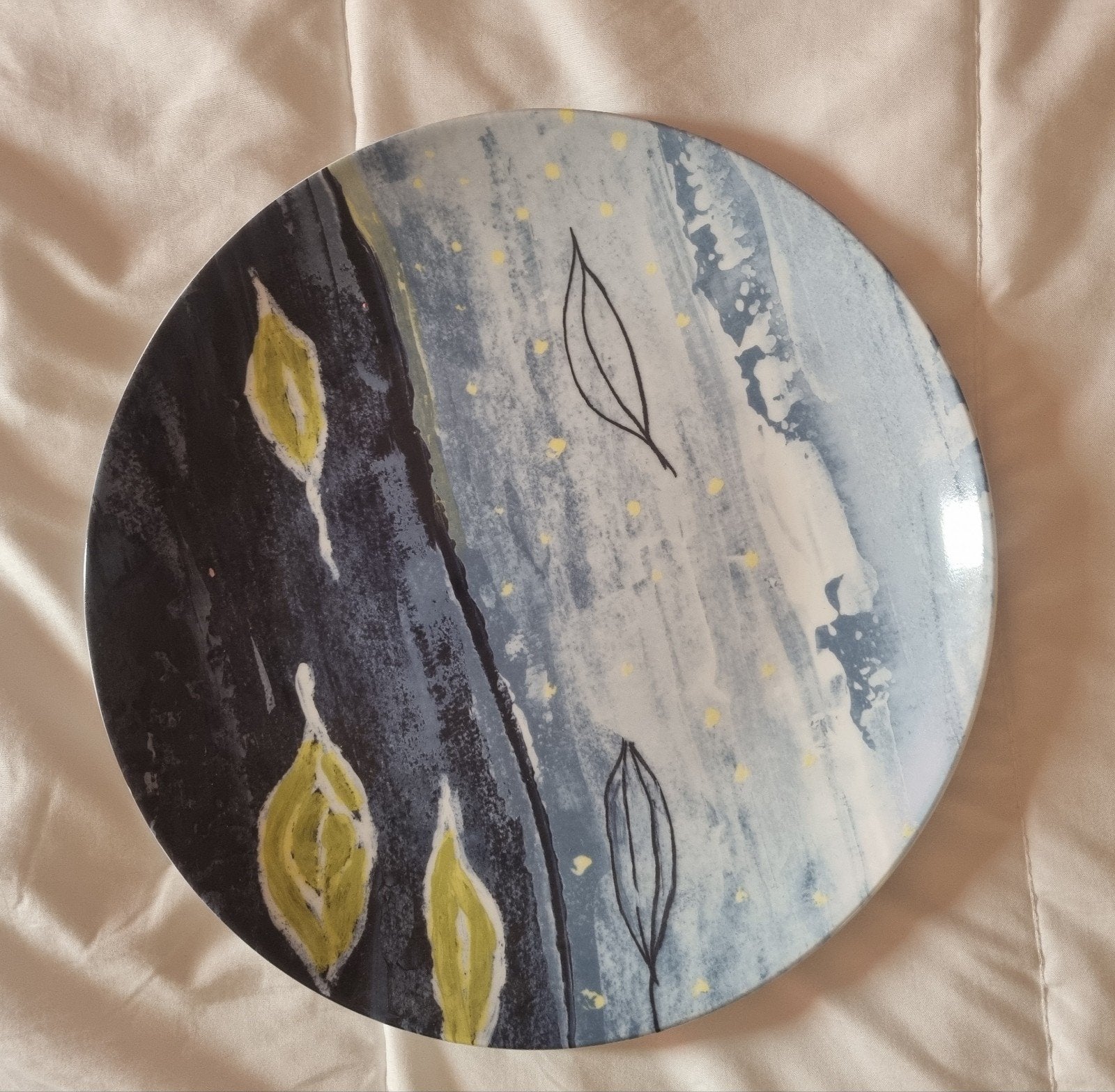Unieke decoratieve schaal met abstract bladmotief, Ophalen of Verzenden, Nieuw, Rond