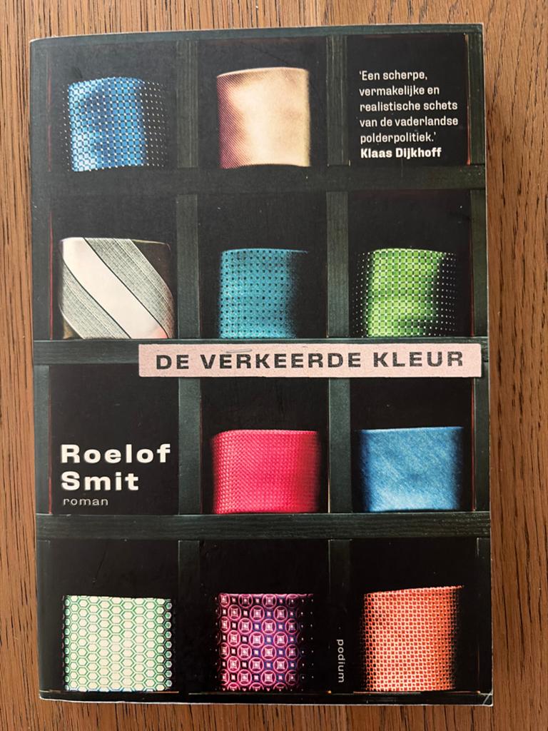 Roelof Smit - De verkeerde kleur, Ophalen of Verzenden, Zo goed als nieuw, Roelof Smit