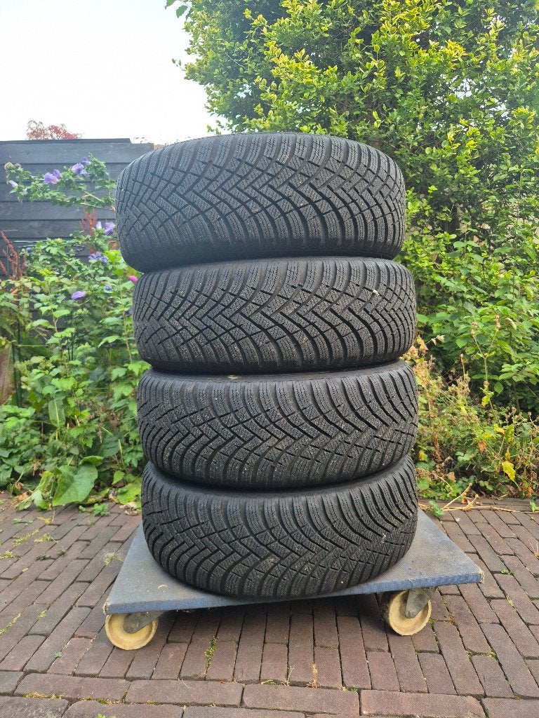 Winterbanden op velg 205/55R16 (Ford Focus), Ophalen, Gebruikt, 16 inch, Banden en Velgen