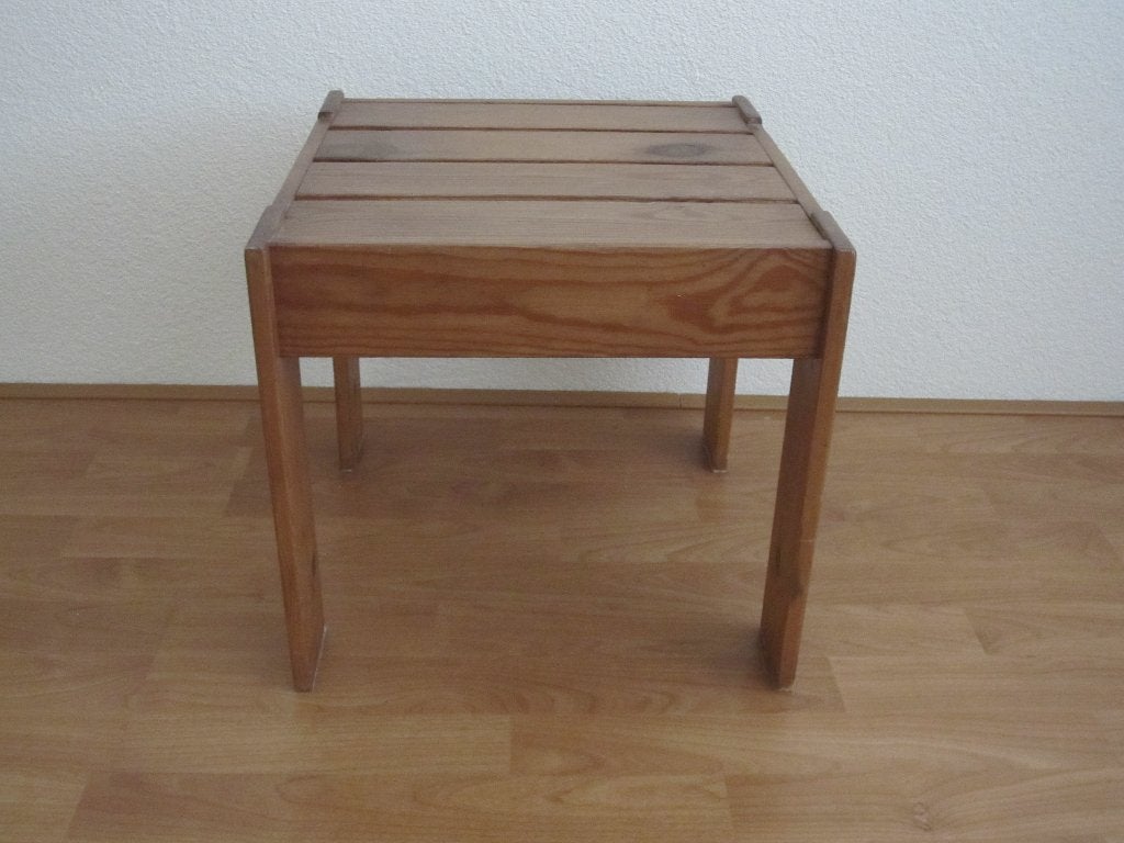Klein hout tafeltje, Huis en Inrichting, Tafels | Bijzettafels, Ophalen, Minder dan 45 cm, Minder dan 55 cm, Zo goed als nieuw