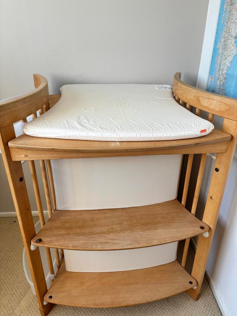 Stokke Aankleedtafel met kussen en opbergbakken, Ophalen, Gebruikt, Aankleedkussen, Overige merken