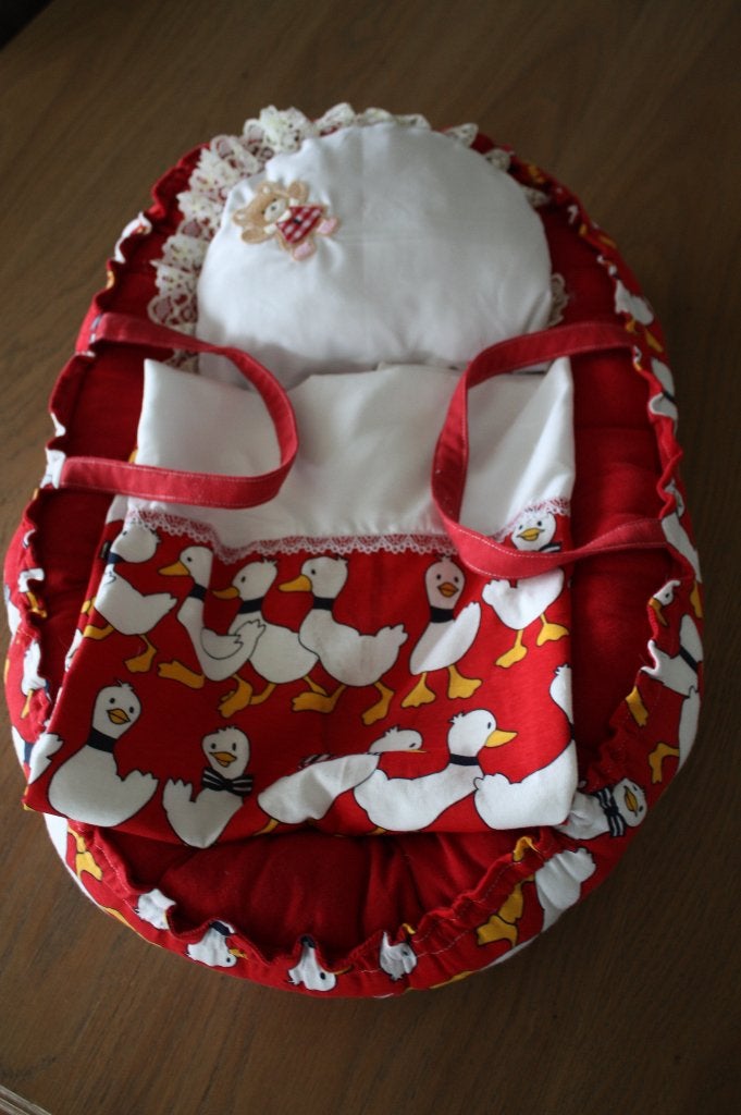 poppenkleertjes nestje, Kinderen en Baby's, Speelgoed | Poppen, Ophalen of Verzenden, Nieuw, Babypop