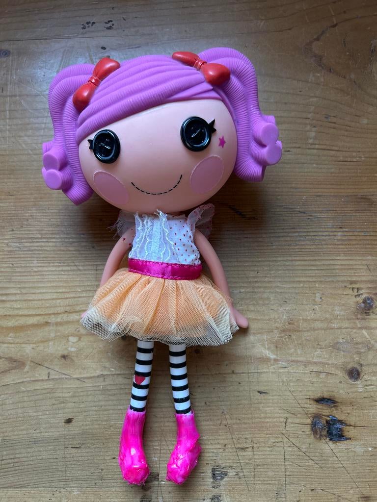 Lalaloopsy pop met paars haar en roze schoenen, Ophalen of Verzenden, Gebruikt, Overige typen