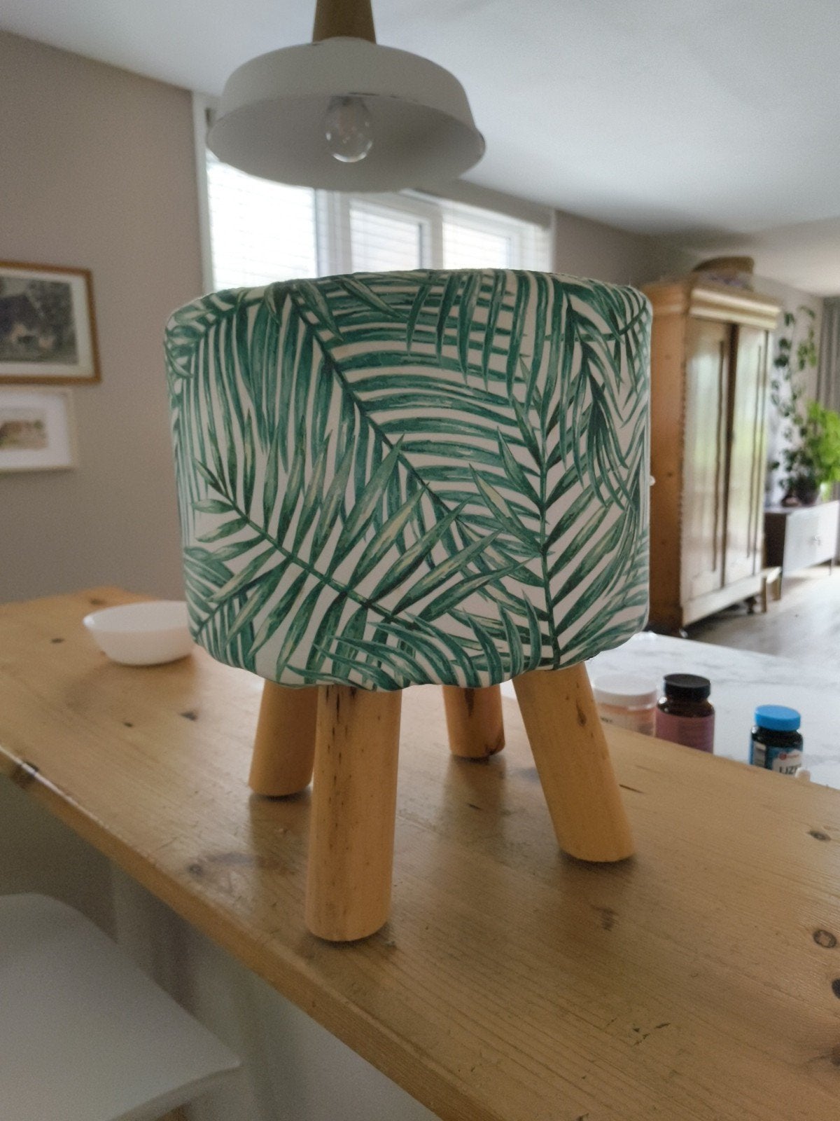 Decoratieve kruk met palmbladprint, Huis en Inrichting, Ophalen, Gebruikt, Hout