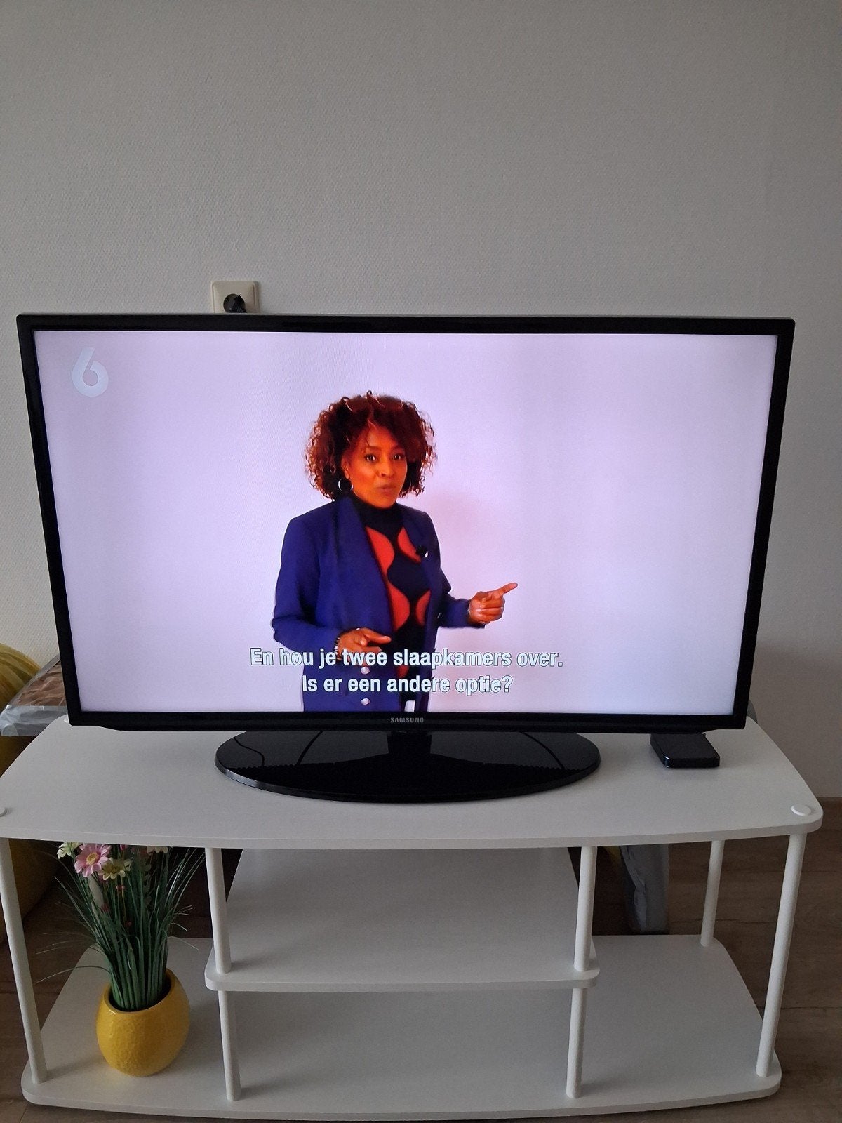 tv meubel wit met 3 etages nieuw staat .bieden, Ophalen, Zo goed als nieuw
