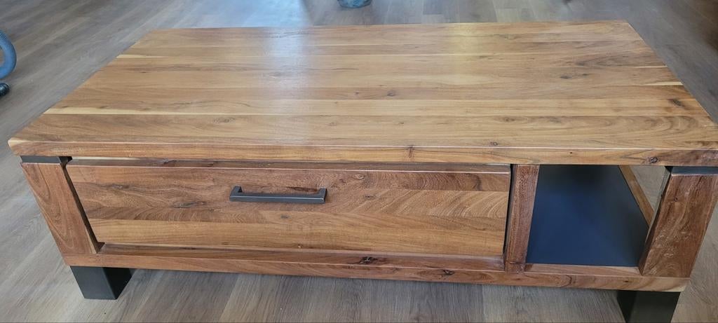 Salontafel van massief acaciahout (bieden), Ophalen, 100 tot 150 cm, 50 tot 100 cm, Zo goed als nieuw