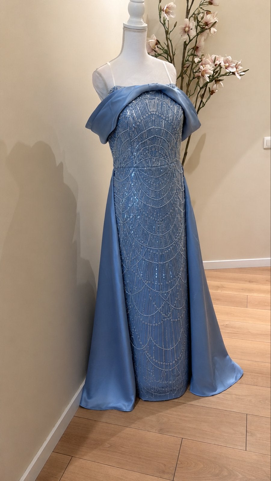 Luxe Handgemaakte Galajurk - Nieuw met prijskaartje, Blauw, Maat 42/44 (L), Nieuw, Ophalen of Verzenden