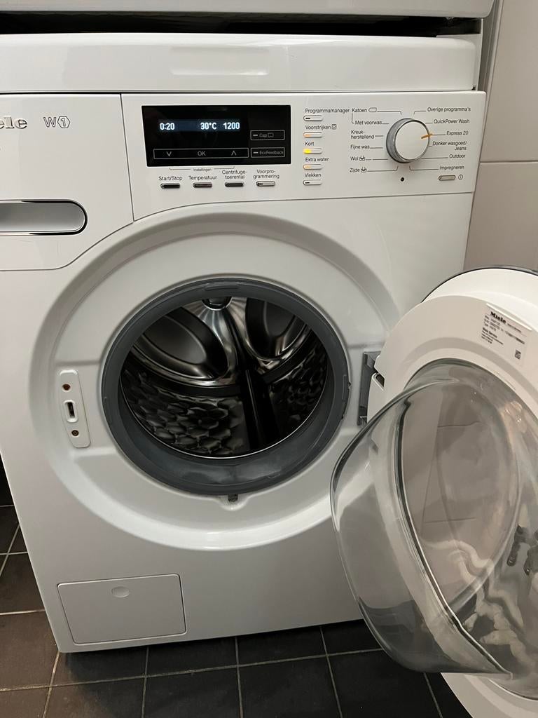 Miele wasmachine, Witgoed en Apparatuur, Wasmachines, Ophalen, Zo goed als nieuw, 1200 tot 1600 toeren, 85 tot 90 cm