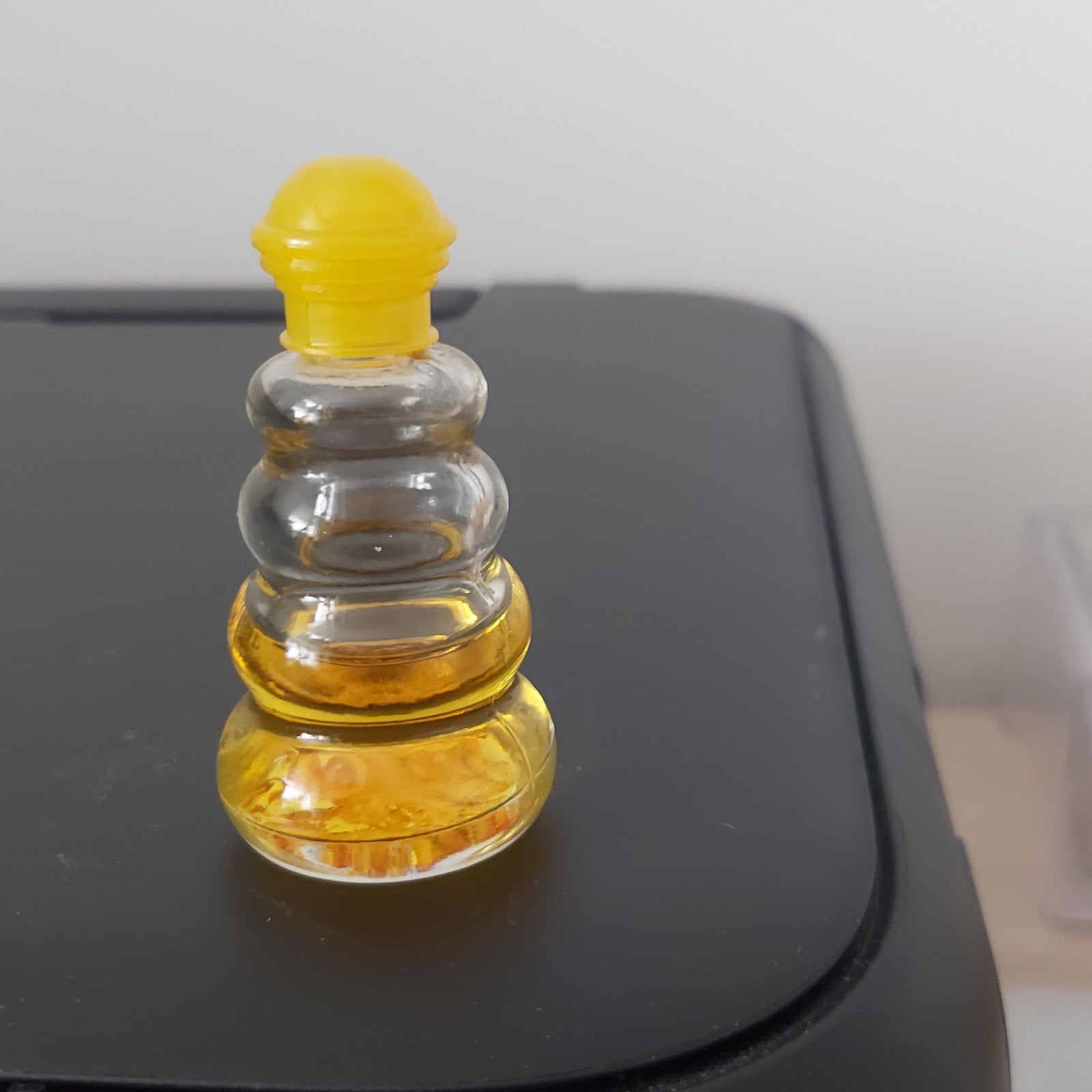 Halfvolle eau de toilette Samba, Verzamelen, Parfumverzamelingen, Ophalen of Verzenden, Zo goed als nieuw, Miniatuur, Gevuld