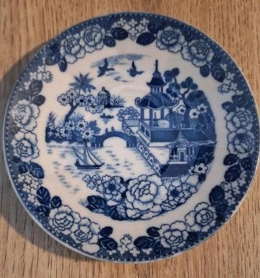 Royal Kentucky porseleinen schotel, Blue Willow-ontwerp, Antiek en Kunst, Antiek | Wandborden en Tegels, Ophalen of Verzenden