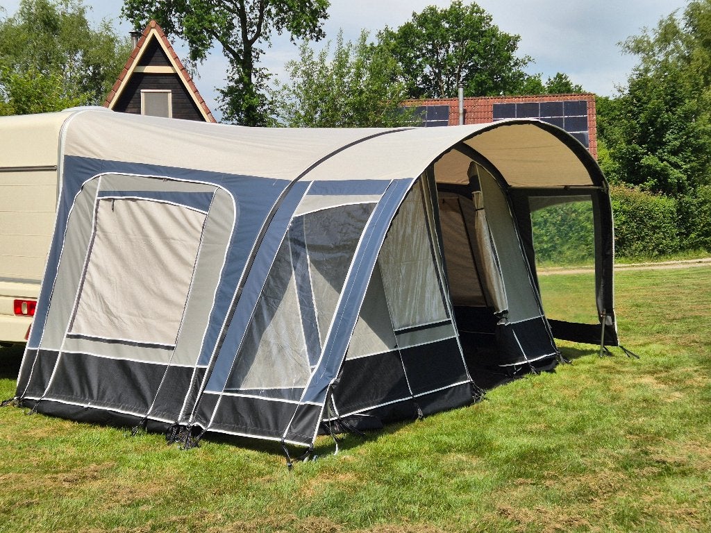 Avento Avance Esclusivo 395 TLH (2008)met Unico Bologna 280, Caravans en Kamperen, Caravans, Standaardzit, Avento, Particulier