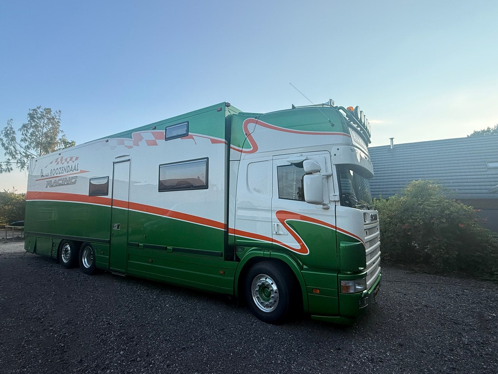 Scania Race Truck met Living, Airco, Douche en Toilet, Caravans en Kamperen, Campers, Standaard zit, 10 meter en meer, Bedrijf