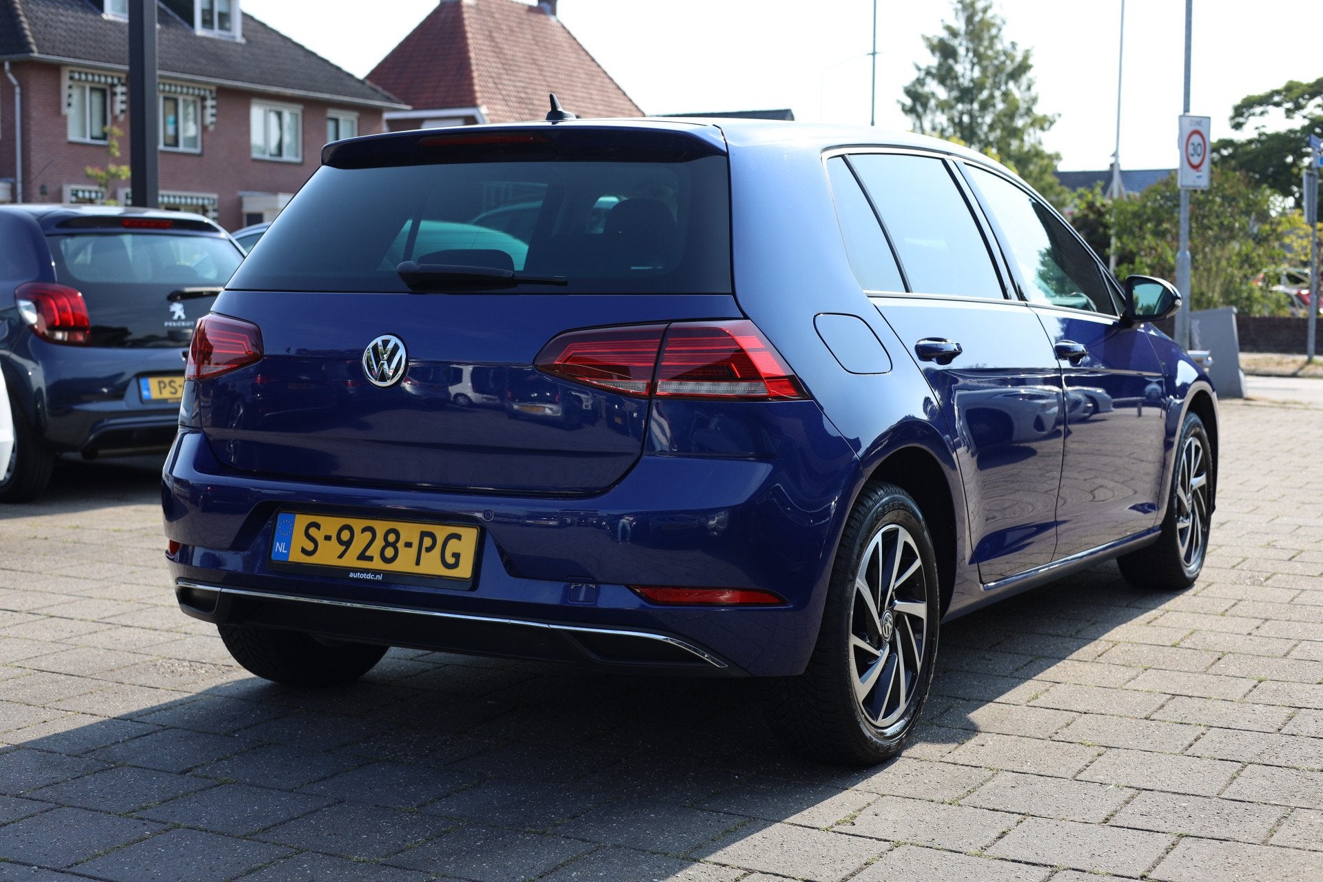 Volkswagen Golf 1.0 TSI JOIN | NAVI | CARPLAY | CLIMA | 16 I, Voorwielaandrijving, Stof, Blauw, 49 €/maand