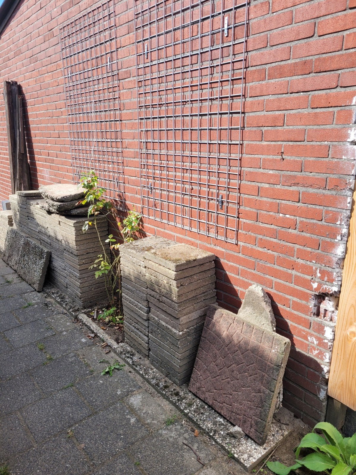Gratis stoeptegels en grindtegels - Direct ophalen!, Ophalen, Gebruikt, Overige materialen, Terrastegels