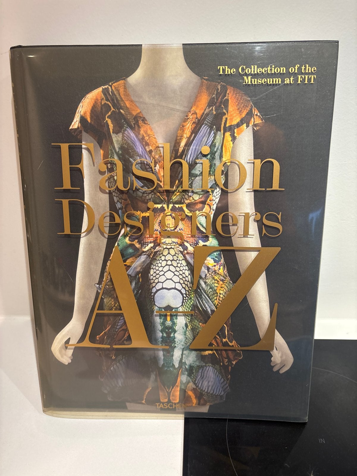 Fashion Designers A-Z - The Collection of the Museum at FIT, Boeken, Ophalen, Zo goed als nieuw, Overige onderwerpen
