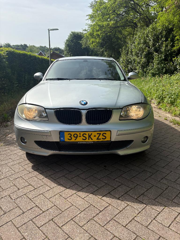 BMW 1-Serie 2.0 118I 2006 Grijs, Auto's, BMW, 1-Serie, Start-stop-systeem, Achterwielaandrijving, 1995 cc