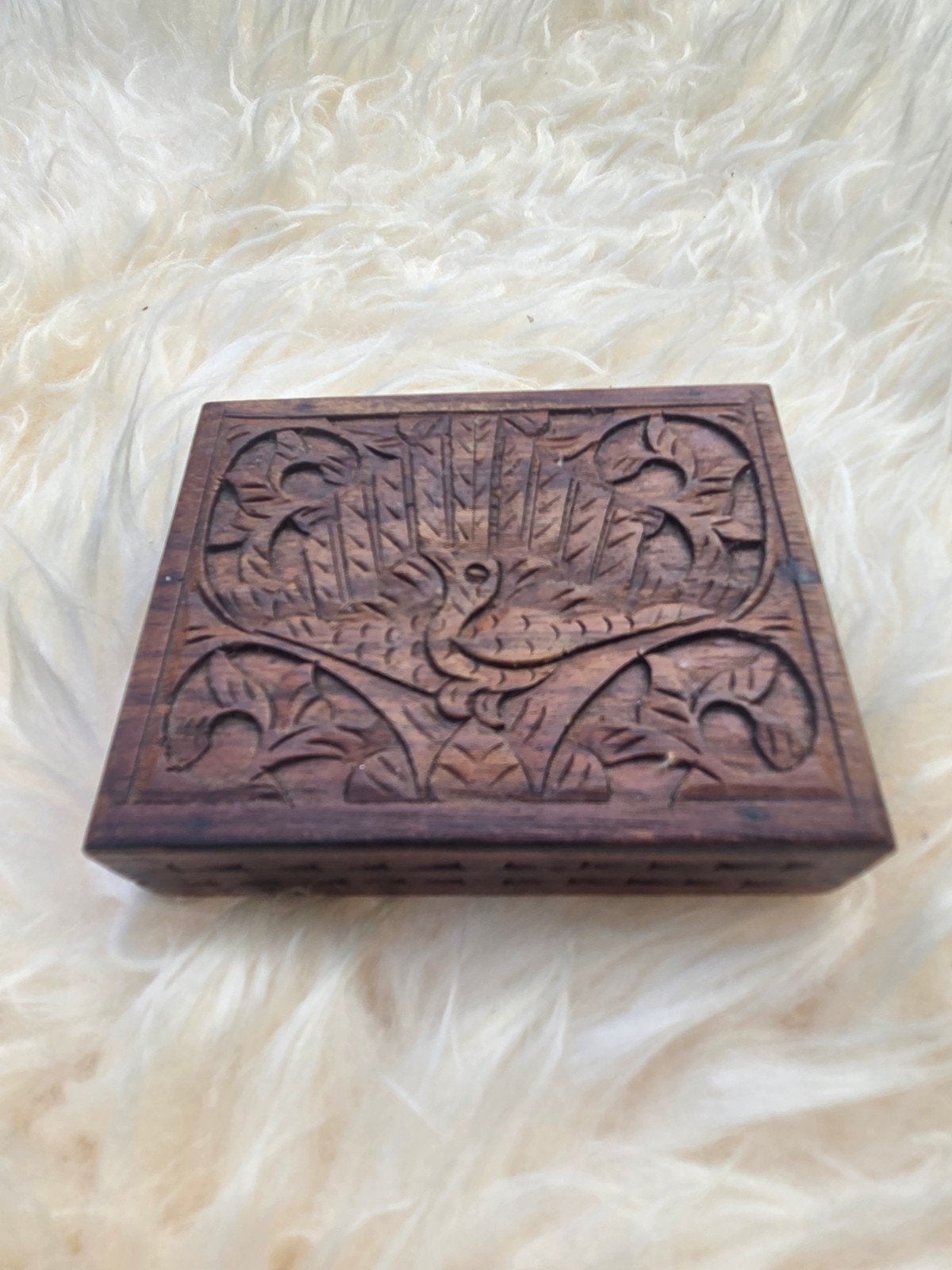 Houten doosje met pauw gravure, Ophalen of Verzenden