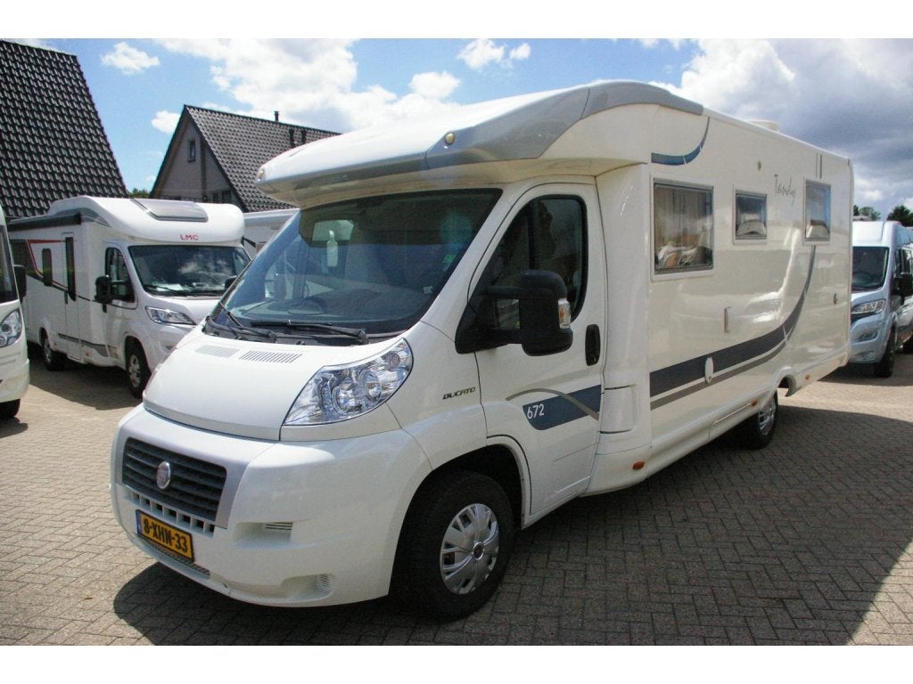 McLouis Tandy 672 Queensbed, 2x draaistoelen., Caravans en Kamperen, Campers, Fiat, Bedrijf, L-zit, Half-integraal