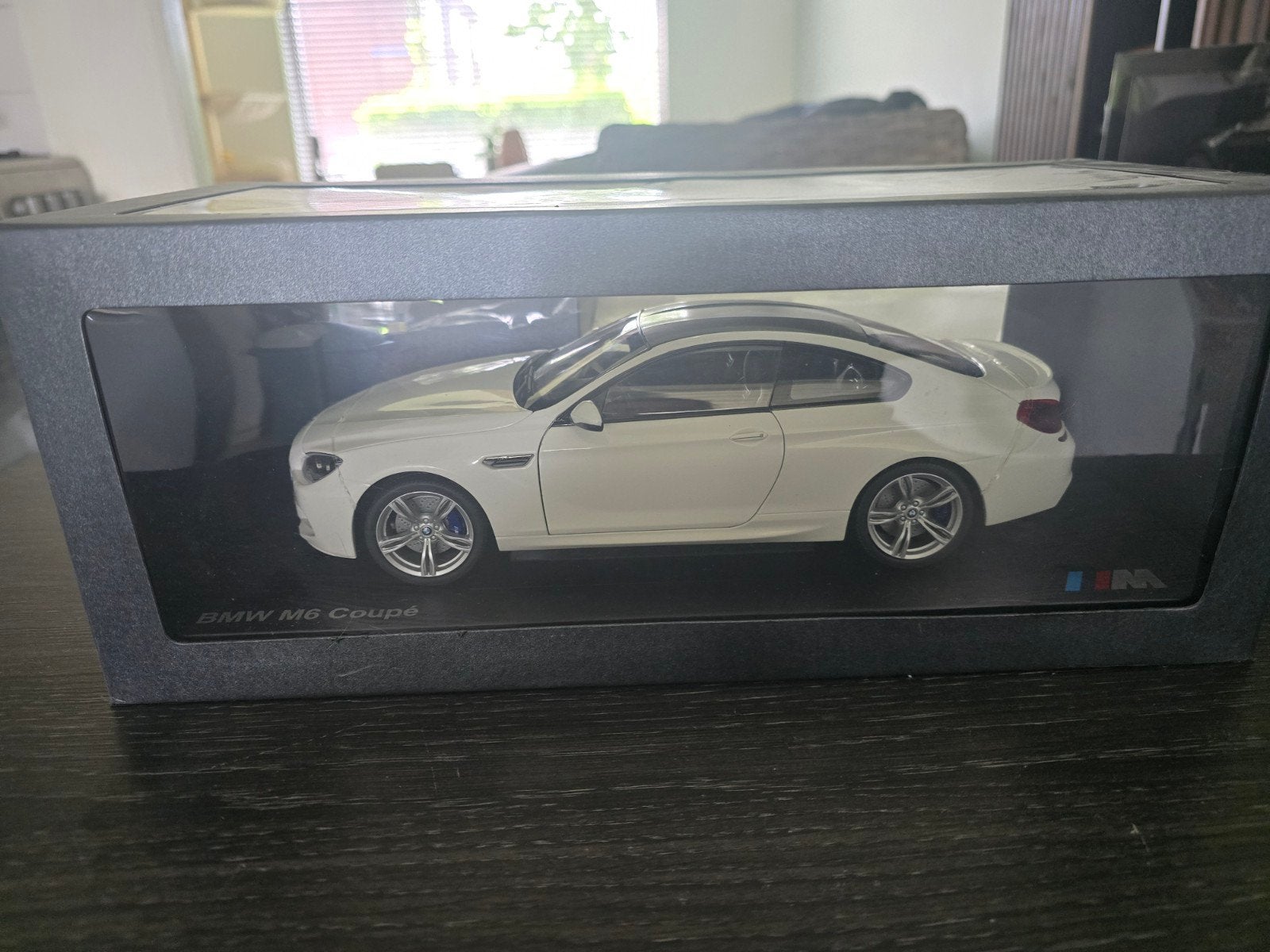 Nieuwe BMW M6 Coupé modelauto - Ongeopend in verpakking, Hobby en Vrije tijd, Modelauto's | 1:18, Ophalen of Verzenden, Nieuw