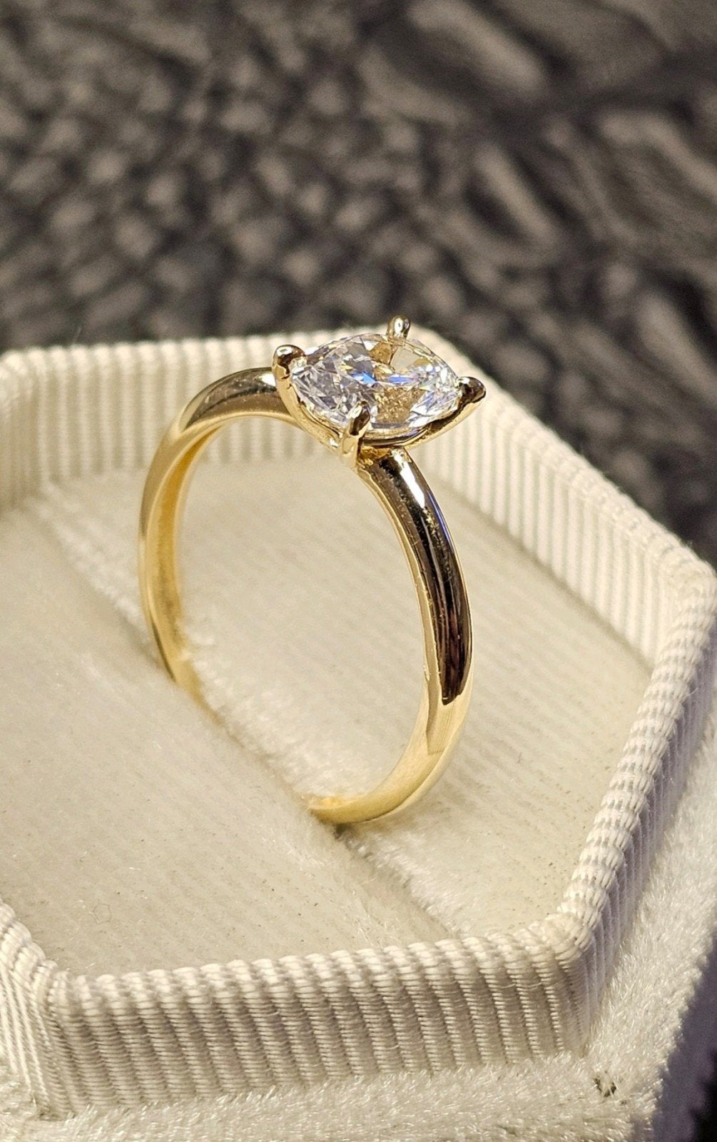 Prachtige Ovaal steen 14k gouden ring, Nieuw, Ophalen of Verzenden, 17 tot 18, Dame