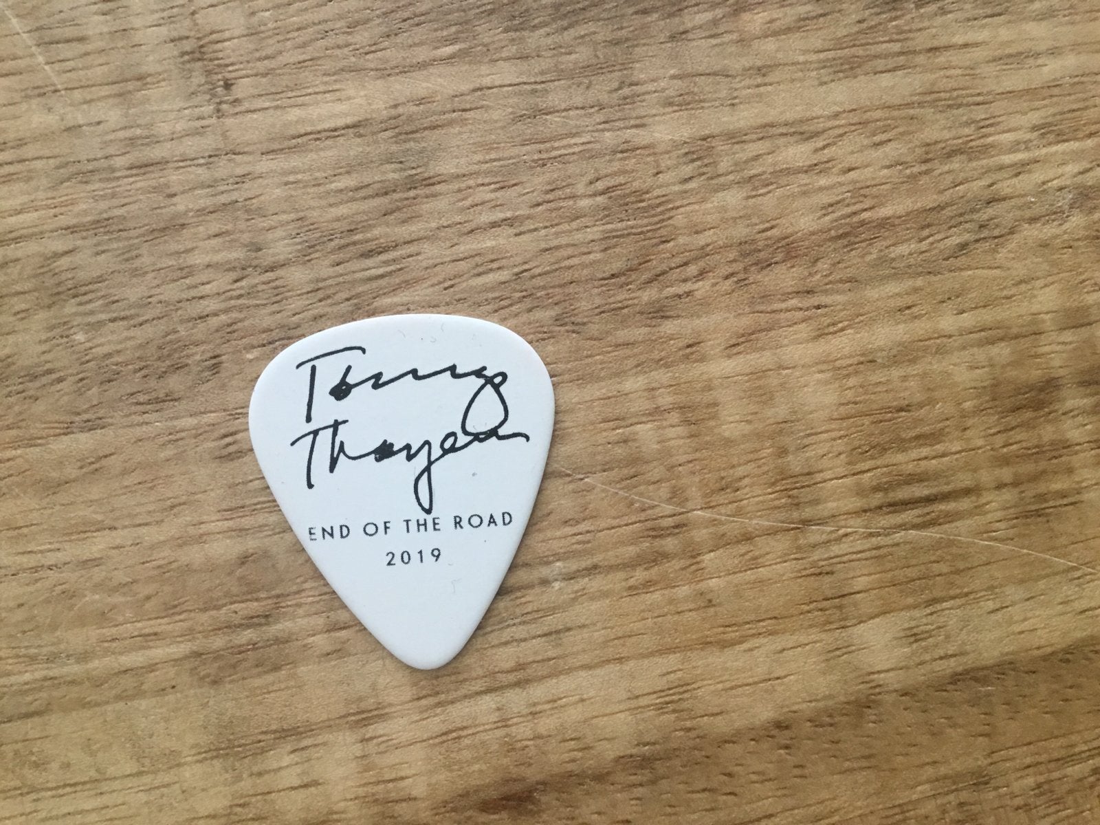 KISS Tony Thayer gesigneerde plectrum End of the Road 2019, Ophalen of Verzenden, Zo goed als nieuw, Overige typen