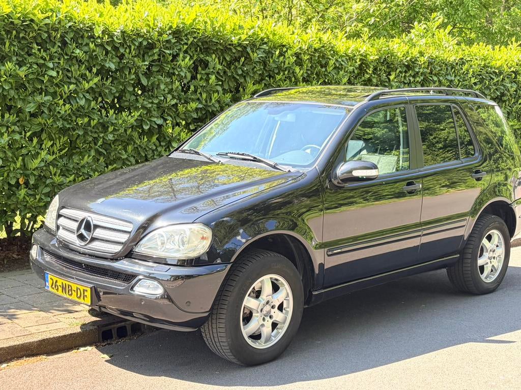 Mercedes-Benz M-Klasse 3.7 Ml350 4MATIC AUT 2003 Zwart, Auto's, Automaat, 138 €/maand, 7 stoelen, Zwart