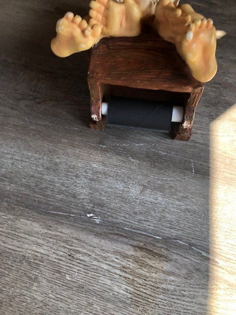 Laaf met wc rolhouder, Ophalen of Verzenden, Zo goed als nieuw, Beeldje of Poppetje