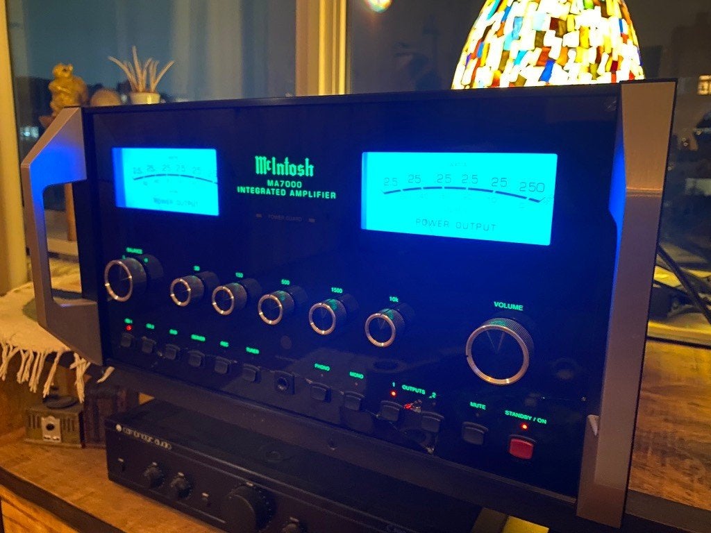McIntosh MA7000 Geïntegreerde Versterker, Zo goed als nieuw, 120 watt of meer, Stereo, Ophalen
